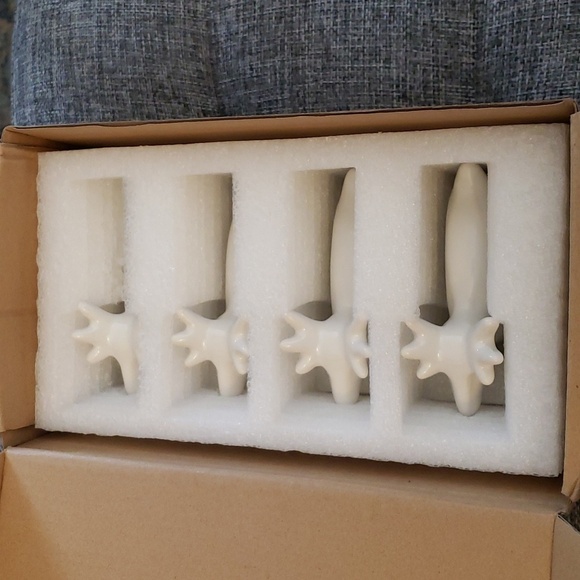 KiaoTime Porcelain Deer Napkin Rings in White Set of 5 - Picture 6 of 9